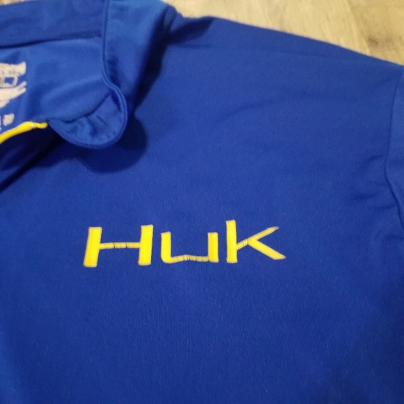 💘 Huk Blue 1/4 Zip Fishing Shirt - Picture 2 of 6